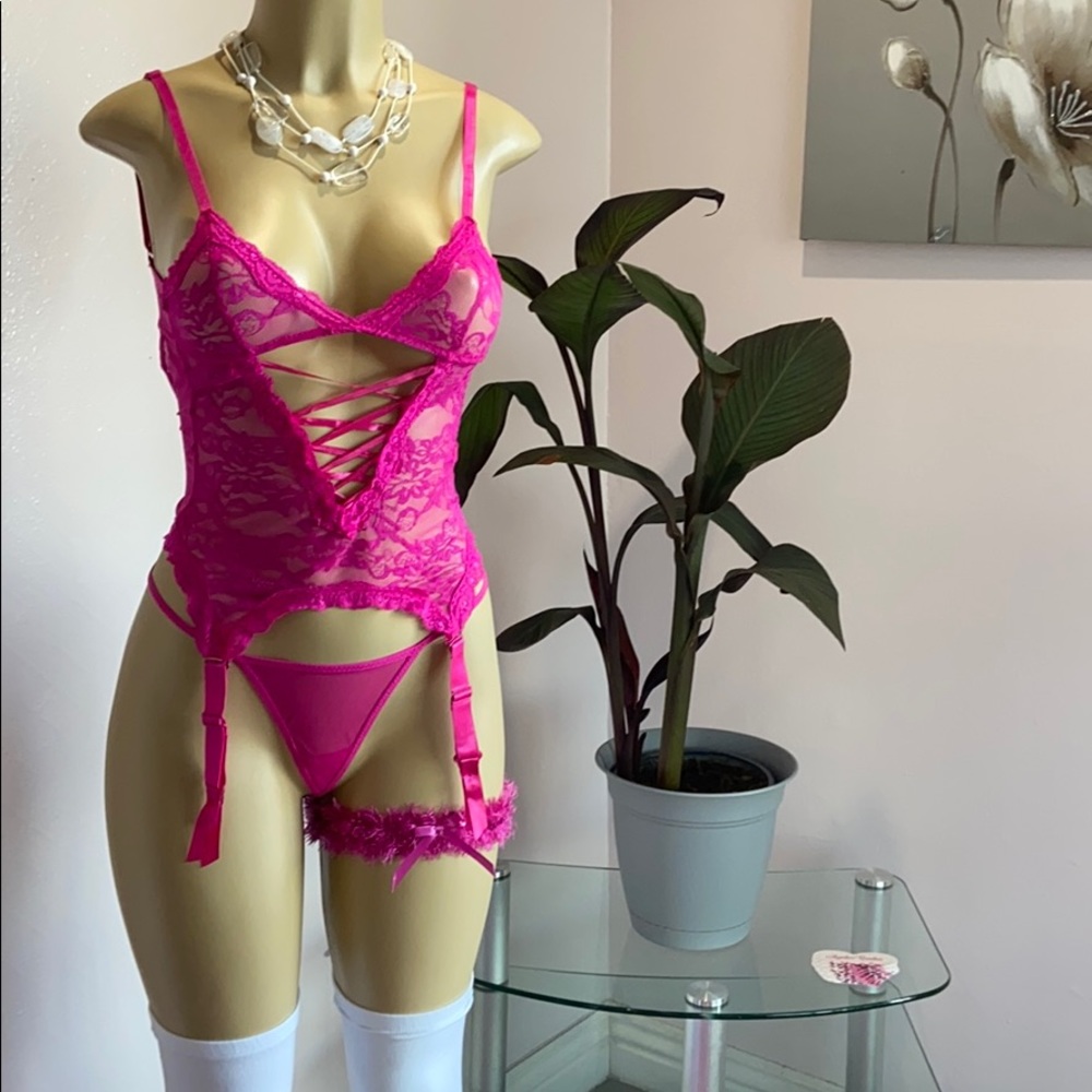 Pink & Petite 💓🤍💓